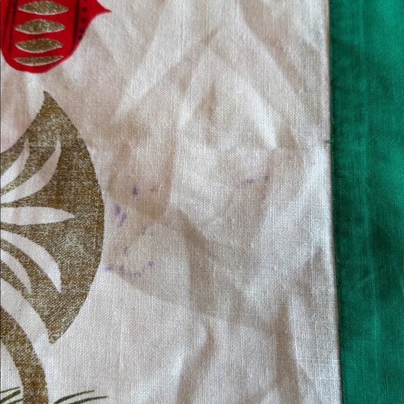 Tammis Keefe Vintage Christmas Table Cloth 128x192 - Picture 9 of 14